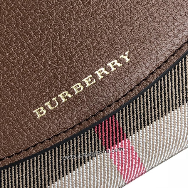 Burberry專門店新款手掌紋牛皮配格紋女士短夾錢包 巴寶莉經典款翻蓋短夾 yxb1049
